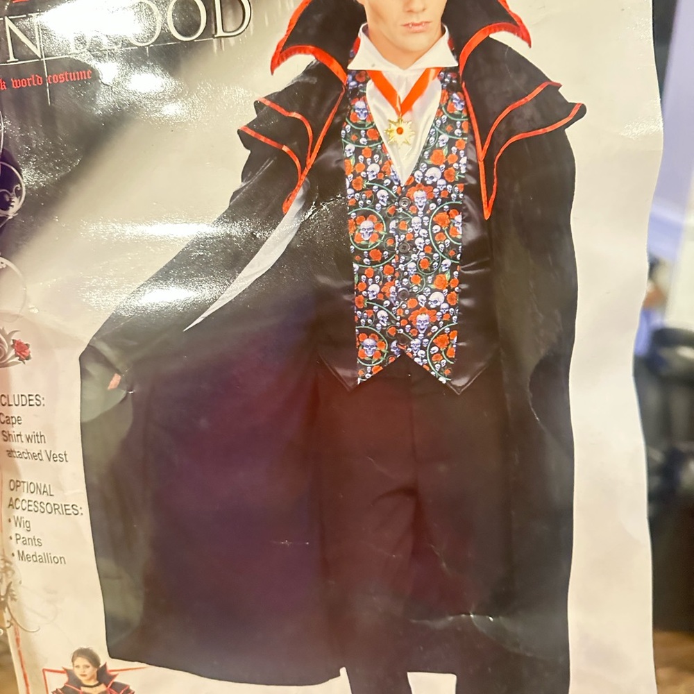 Vampire Costume with Cape and Accessories - Picture 2 of 4